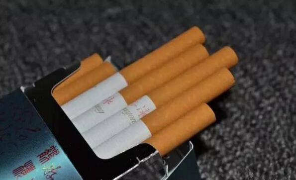 黃鶴樓游泳回歸，爺爺輩最喜愛的香煙品牌