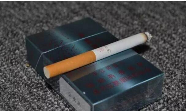 黃鶴樓游泳回歸，爺爺輩最喜愛的香煙品牌