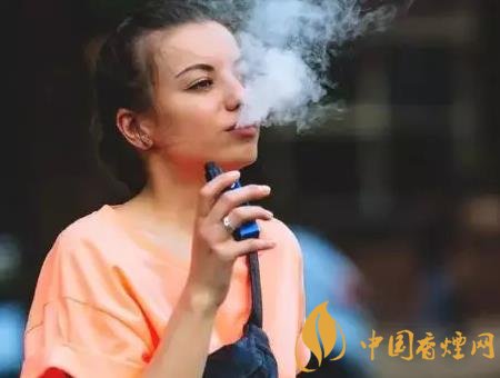 青少年接觸香煙的比率增大 美國(guó)近一半高中生使用煙草制品